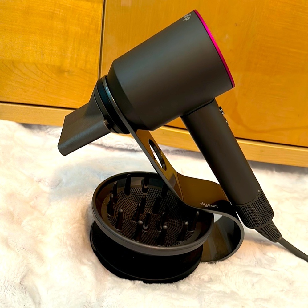 DYSON HAIR DRYER